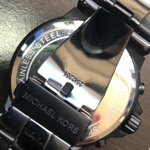 BLACK Michael Kors watch - Picture 4 of 6